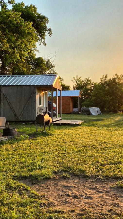 Tiny Cabin At The Donkeyranch Medicine Park Buitenkant foto